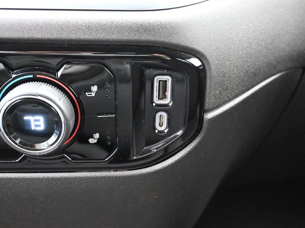 Used 2022 Chevrolet Silverado 1500 LT image 25