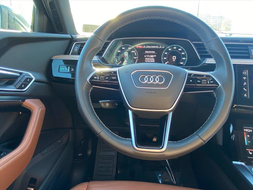 Used 2024 Audi Q8 e-tron Premium Plus image 5