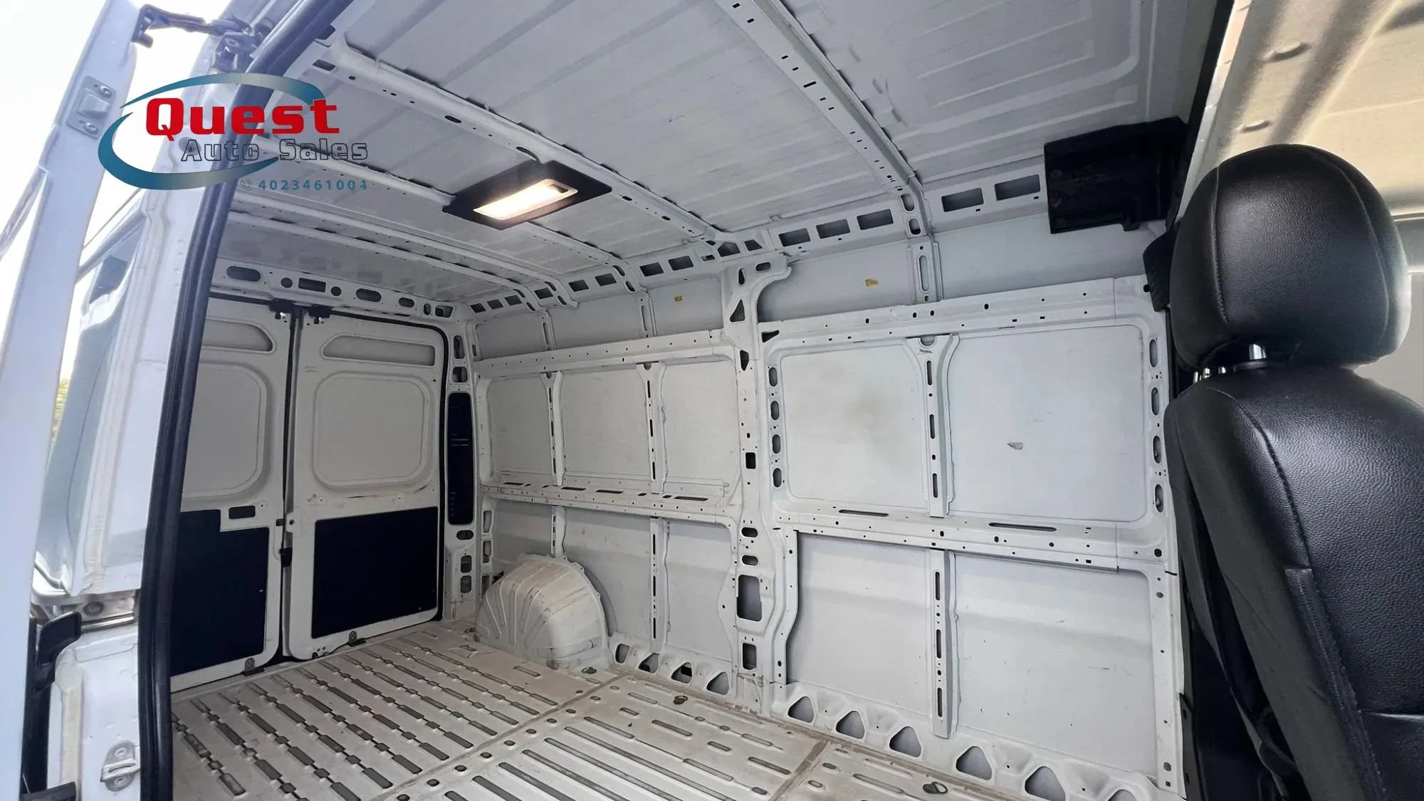 Used 2025 RAM ProMaster 2500 w/ Convenience Group FWD image 17