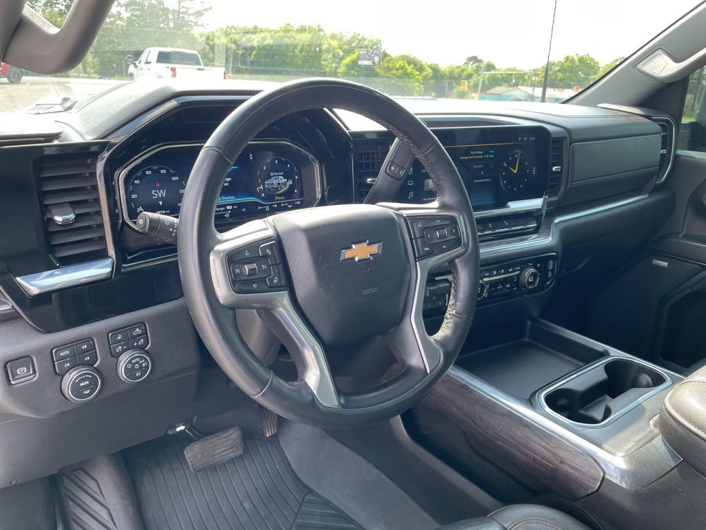 Used 2024 Chevrolet Silverado 2500 LTZ w/ LTZ Convenience Package AWD/4WD image 22