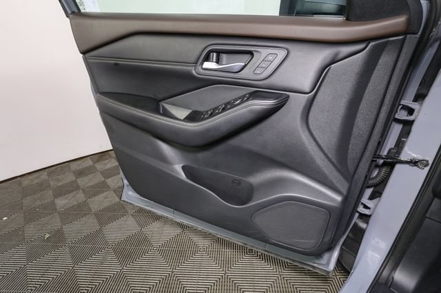 Used 2023 Nissan Rogue SL AWD/4WD image 35