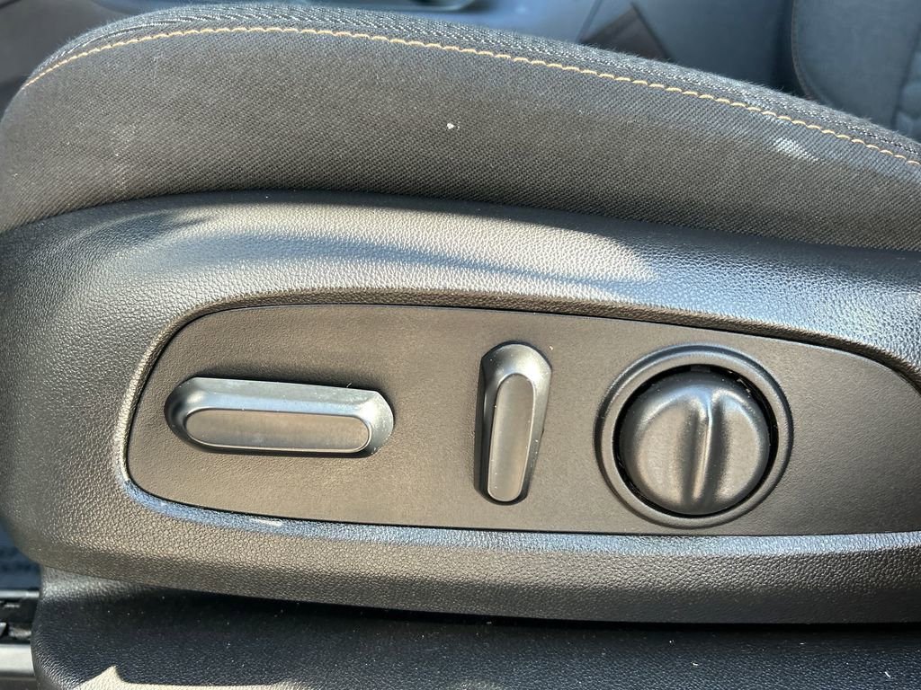 Used 2018 Chevrolet Equinox LT AWD/4WD image 17