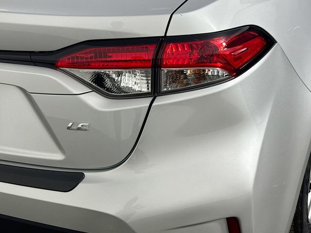 Used 2022 Toyota Corolla LE image 41