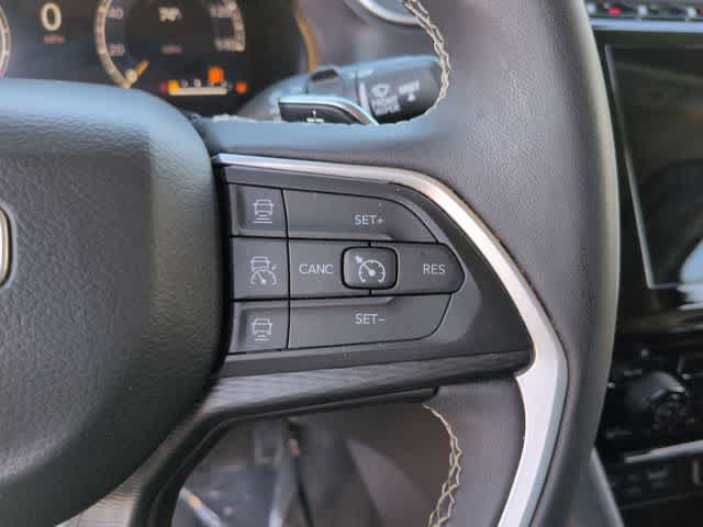 Certified 2023 Jeep Grand Cherokee Laredo AWD/4WD image 24