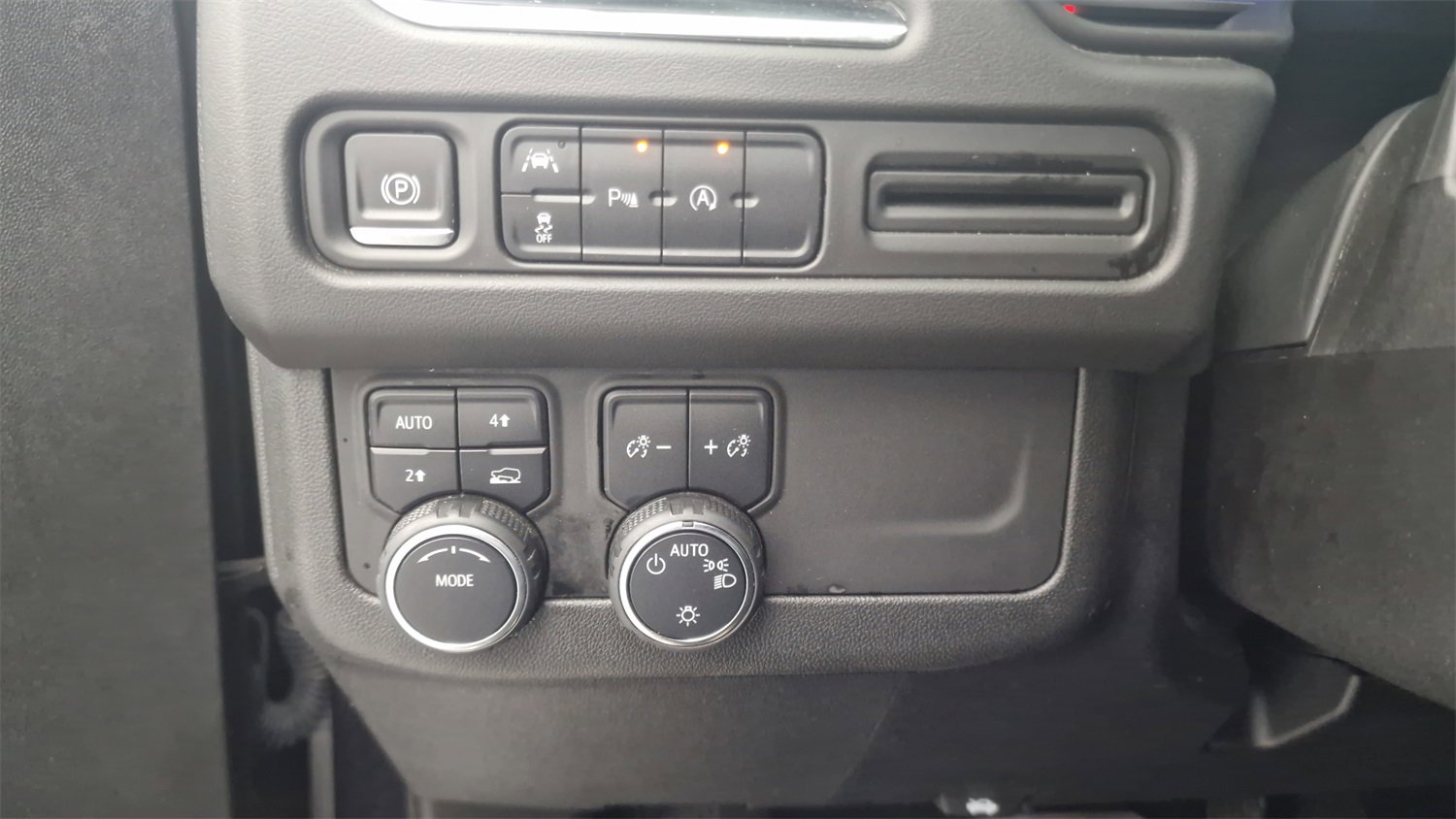 Used 2023 Chevrolet Suburban LT image 22