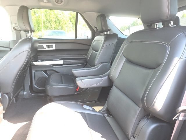 Used 2022 Ford Explorer XLT AWD/4WD image 13