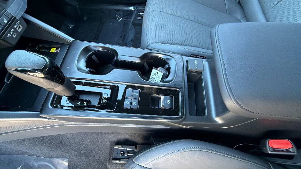 New 2026 Subaru Outback Limited image 13