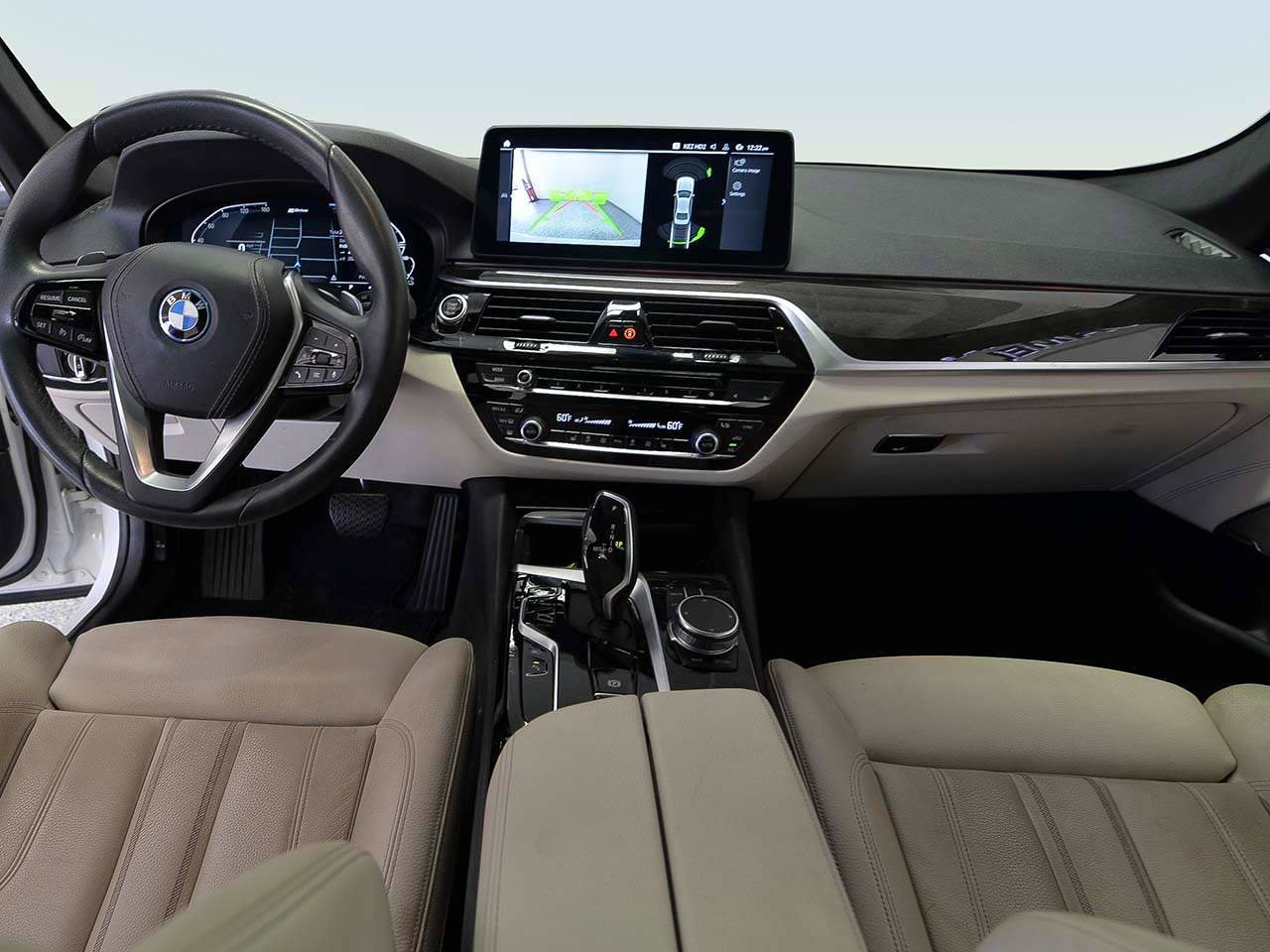 Certified 2023 BMW 530e w/ Premium Package image 12