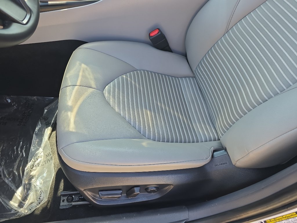 Used 2024 Toyota Camry SE FWD image 15