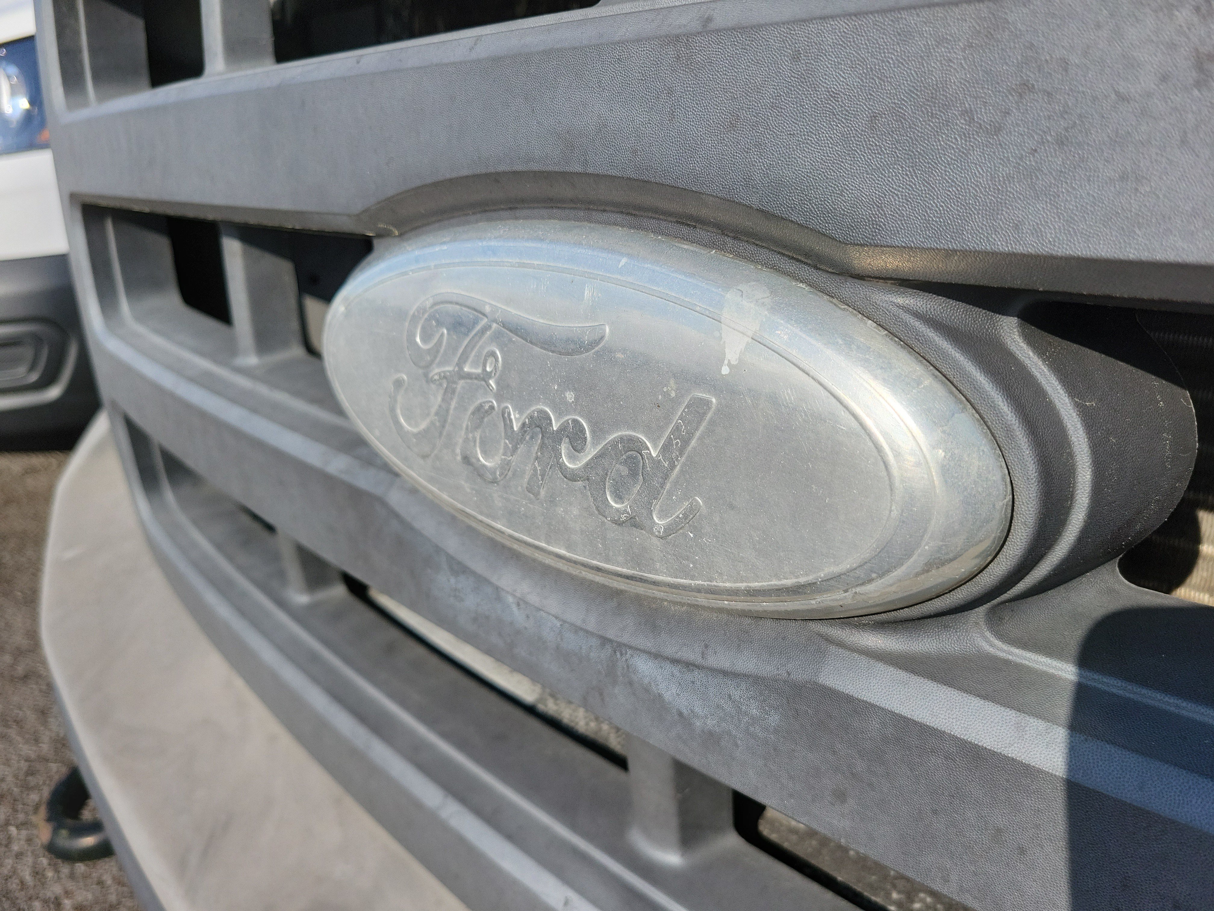 Used 2005 Ford F250 XL RWD image 7