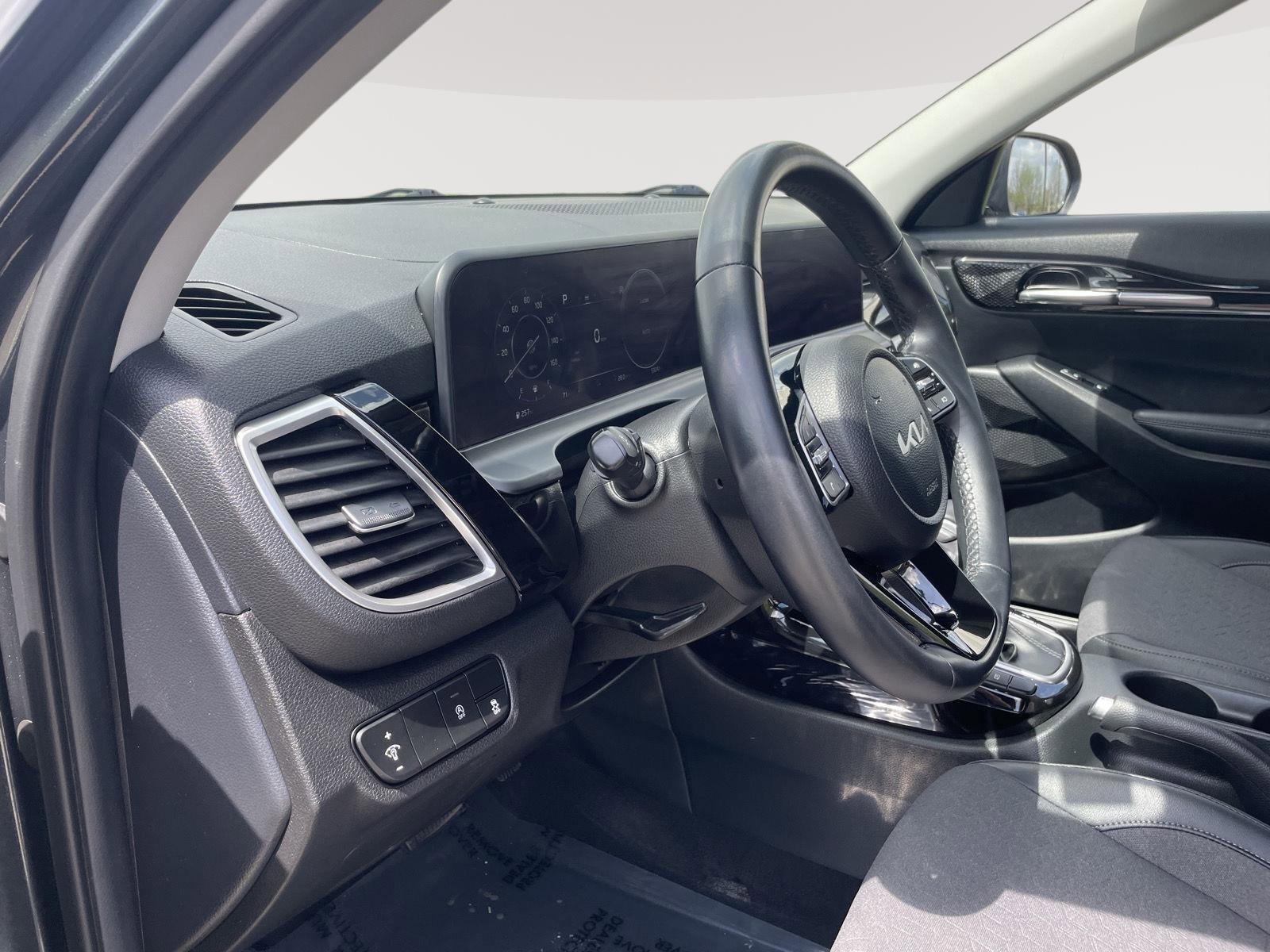 Used 2024 Kia Seltos S FWD image 25