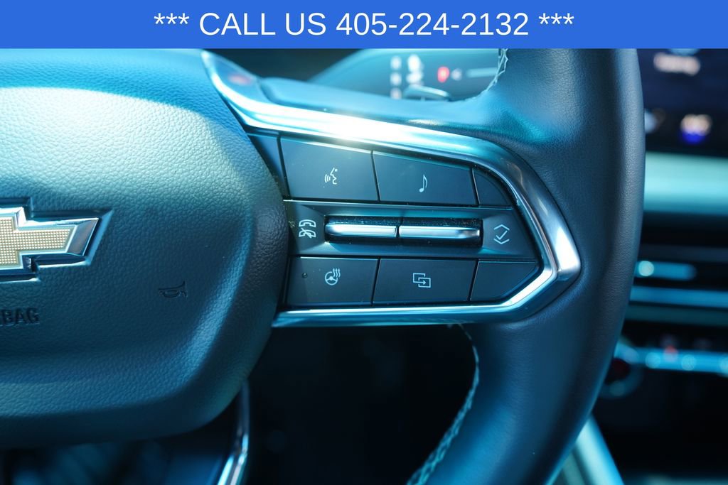 Used 2025 Chevrolet Traverse LT FWD image 32