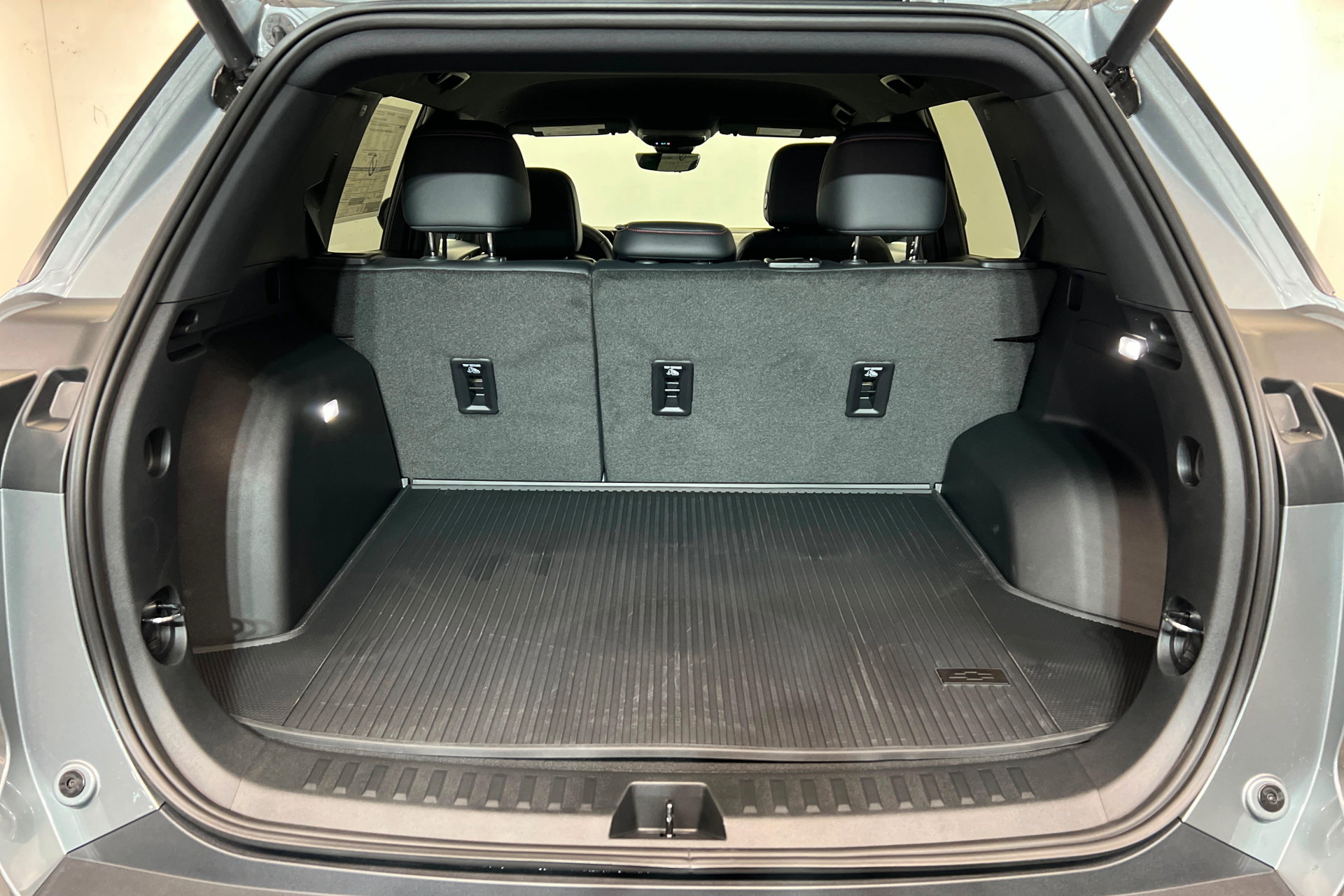 New 2026 Chevrolet Equinox RS w/ Convenience Package III AWD/4WD image 23