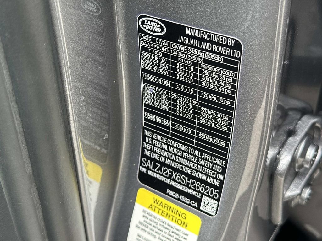 Used 2025 Land Rover Range Rover Evoque S image 41