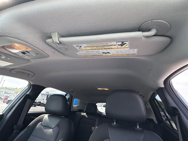 Used 2025 Chevrolet Trax LT w/ LT Convenience Package FWD image 29
