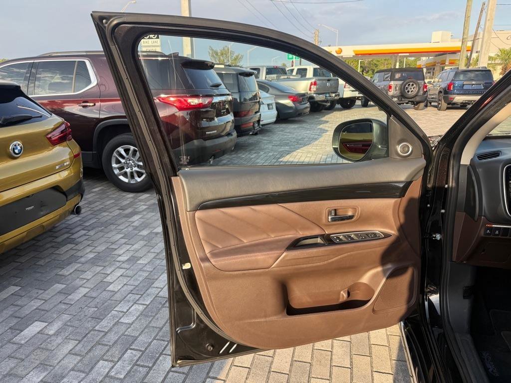 Used 2018 Mitsubishi Outlander SEL AWD/4WD image 10