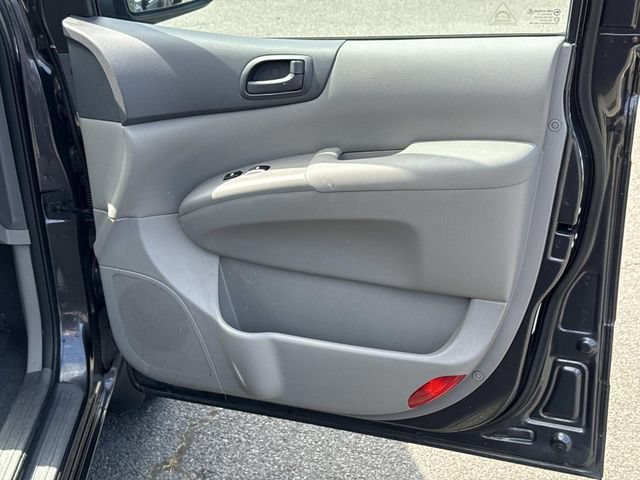 Used 2014 Kia Sedona LX FWD image 5