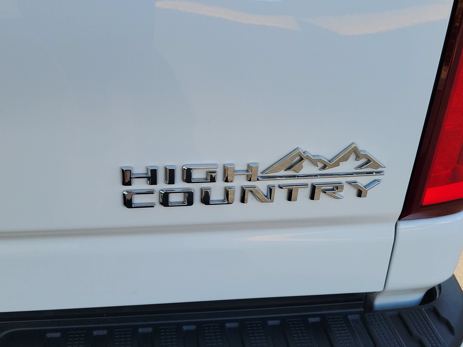 Used 2024 Chevrolet Silverado 2500 High Country w/ High Country Premium Package AWD/4WD image 20