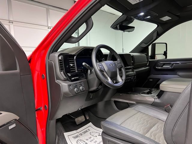 Used 2024 Chevrolet Silverado 2500 ZR2 w/ Technology Package image 17