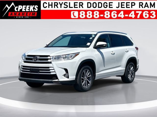 Used 2018 Toyota Highlander XLE w/ Carpet Mat Package (TMS) FWD image 1