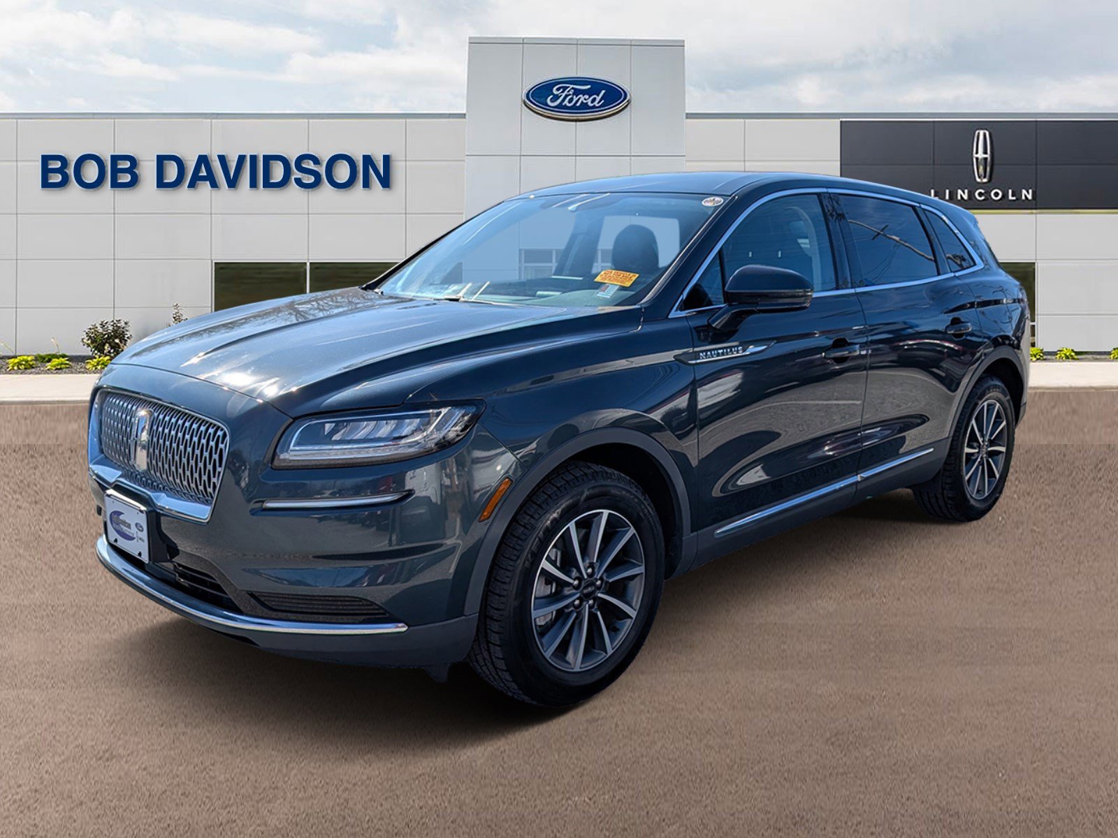 Certified 2022 Lincoln Nautilus FWD image 1