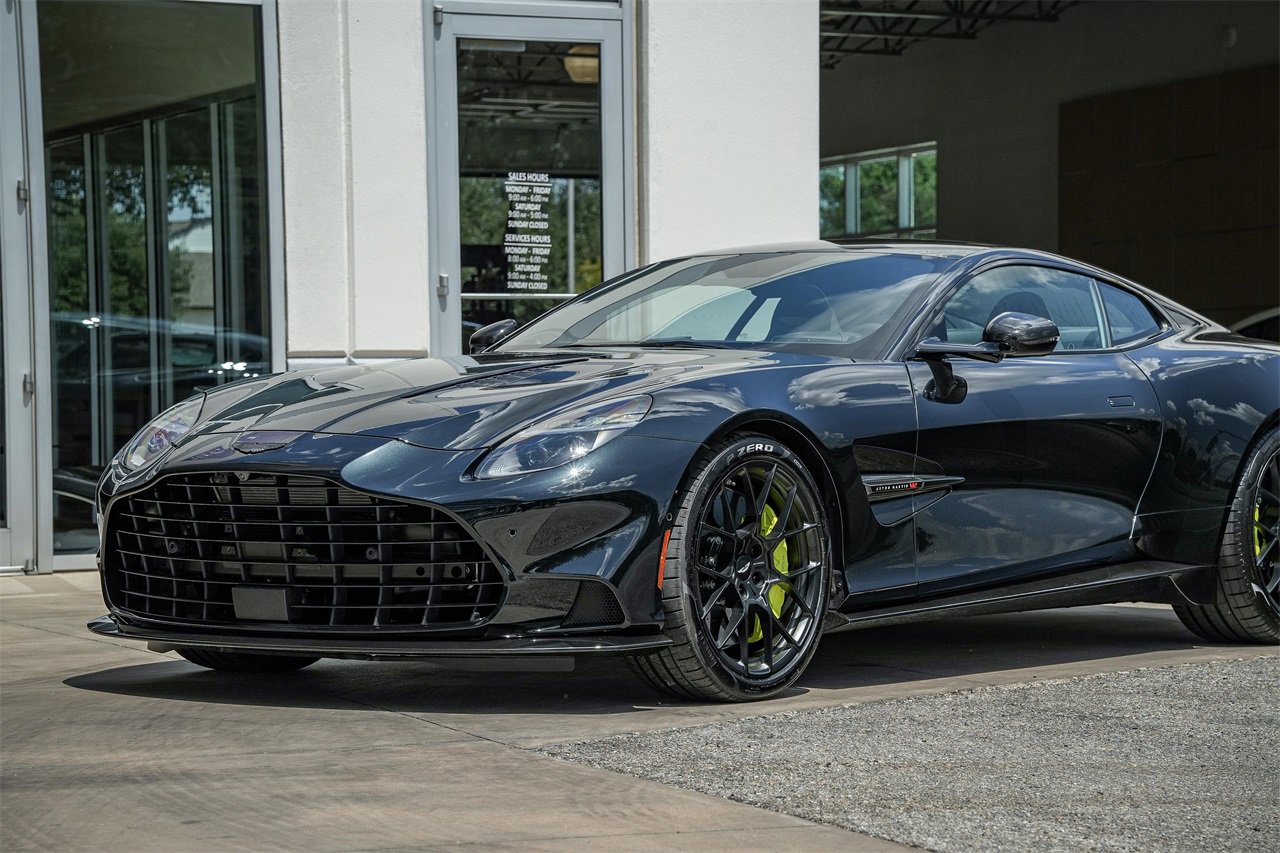 New 2025 Aston Martin Vanquish Coupe image 16