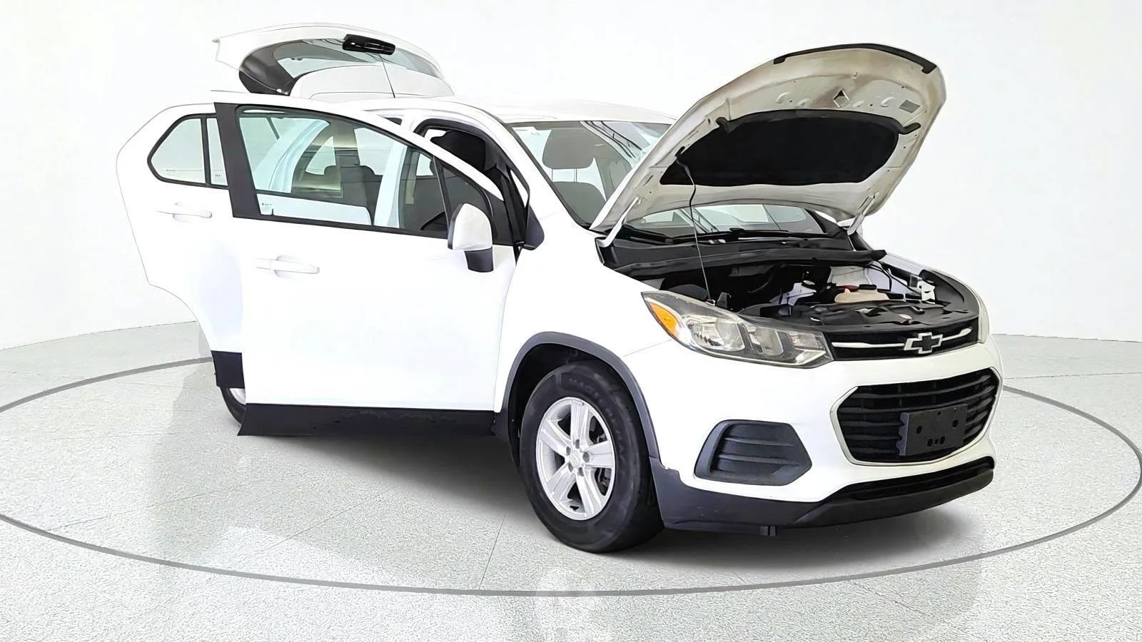 Used 2020 Chevrolet Trax LS FWD image 11