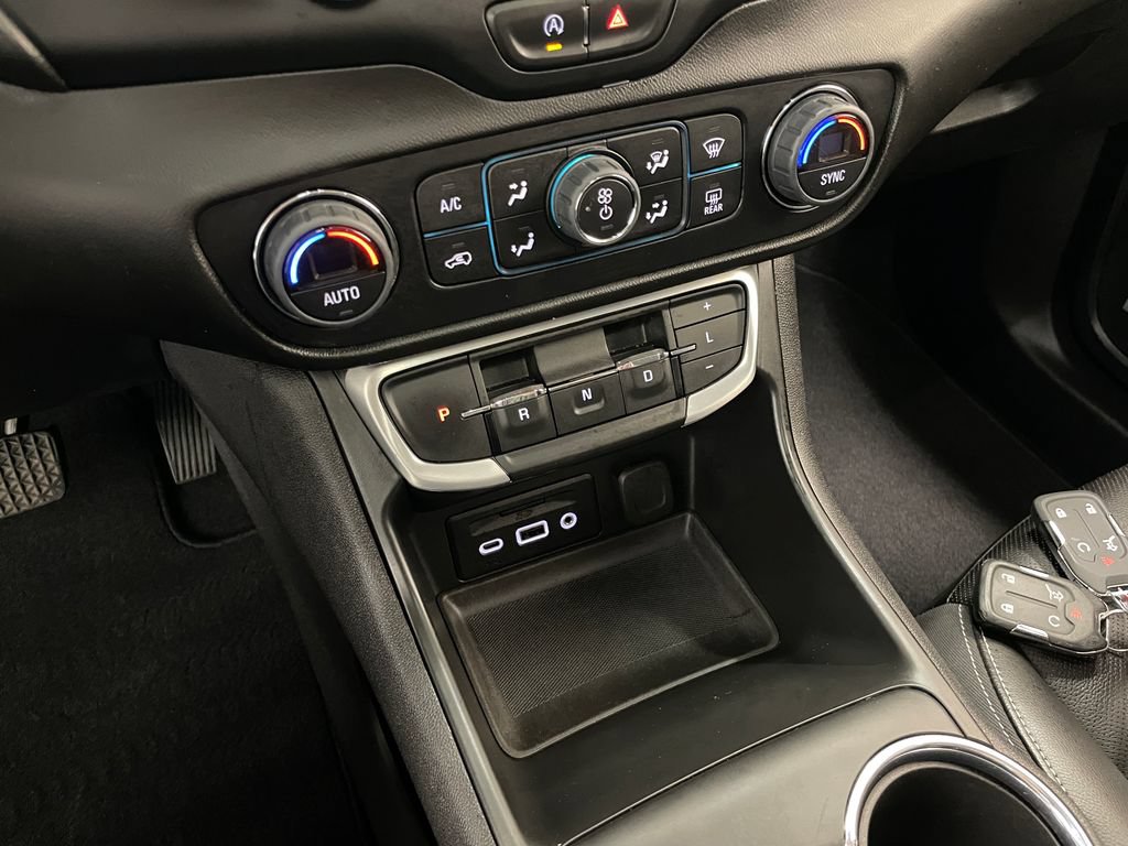 Used 2022 GMC Terrain SLT w/ Infotainment Package II AWD/4WD image 34