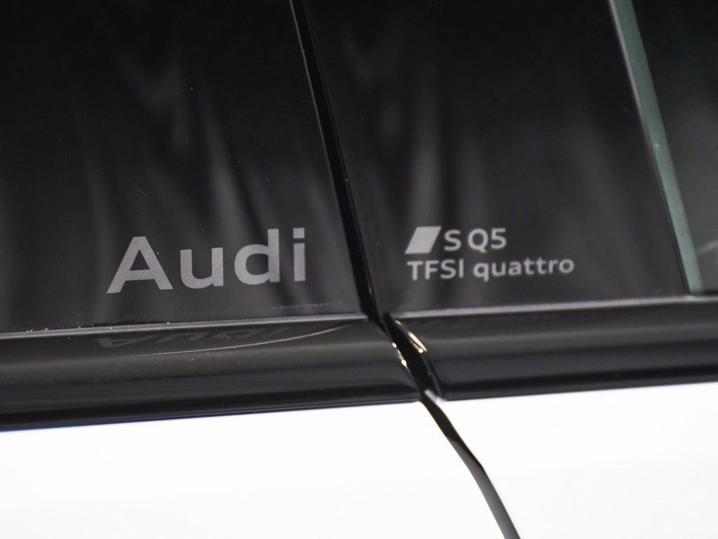 Used 2025 Audi SQ5 Premium Plus w/ Premium Plus Package image 16