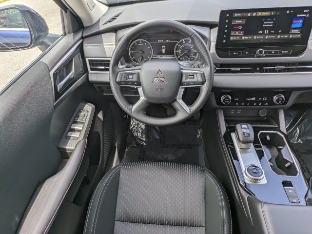 New 2026 Mitsubishi Outlander ES FWD image 15
