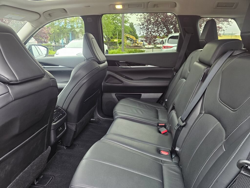 Used 2025 INFINITI QX60 Pure AWD/4WD image 21