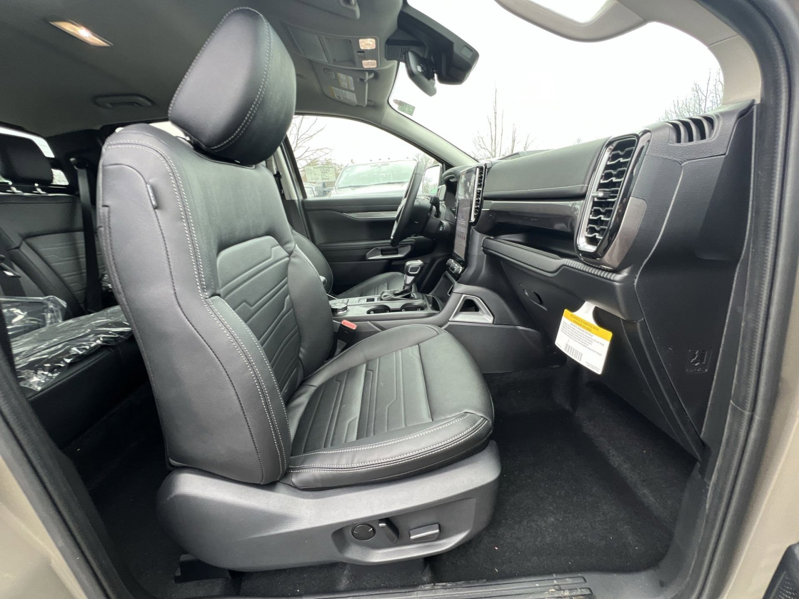 New 2025 Ford Ranger Lariat w/ FX4 Off-Road Package image 27