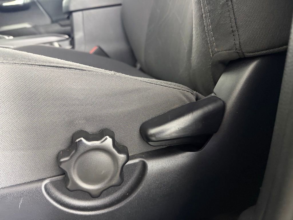 Used 2018 Toyota Tacoma TRD Sport AWD/4WD image 22