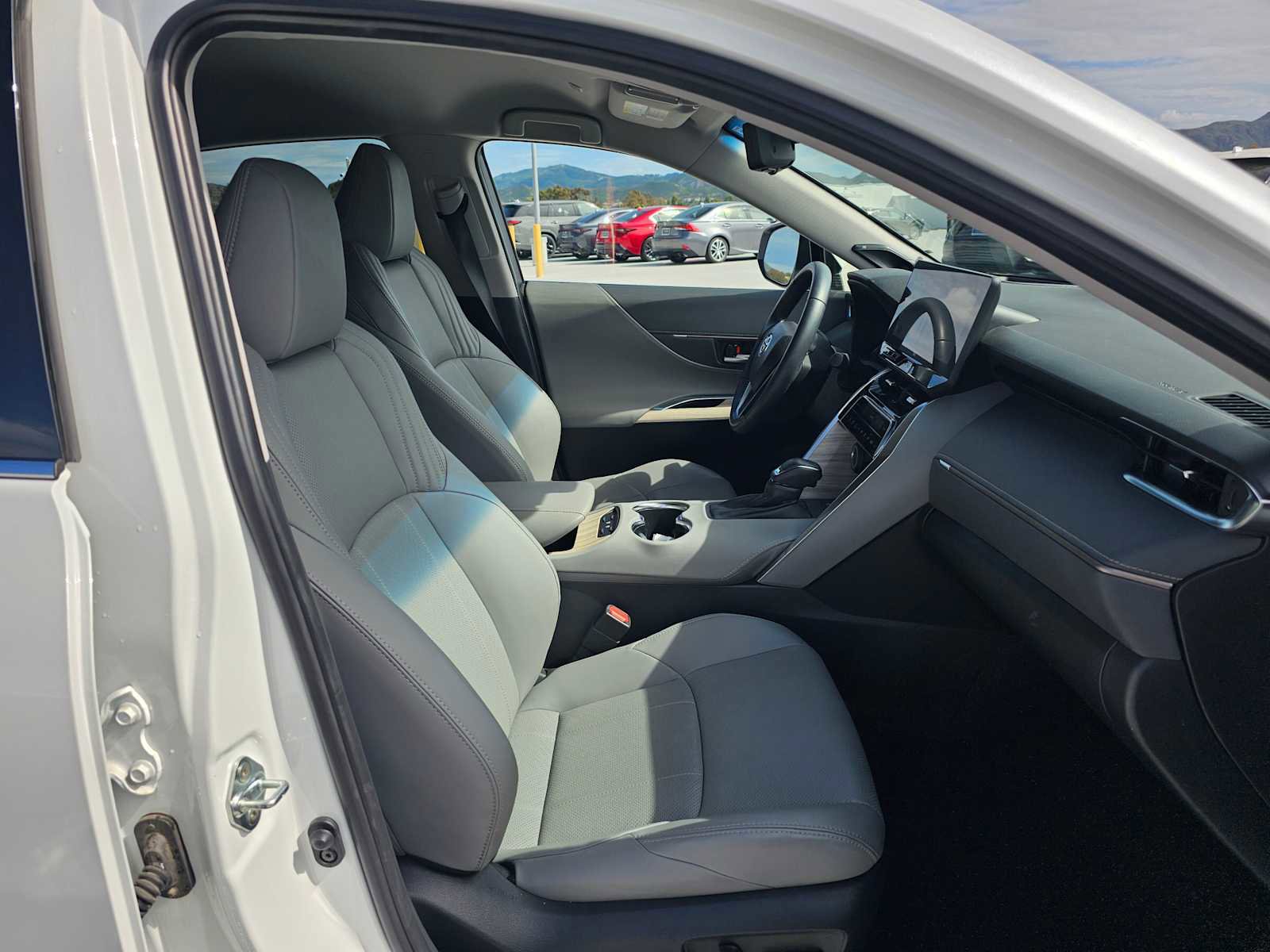 Used 2024 Toyota Venza Limited AWD/4WD image 10