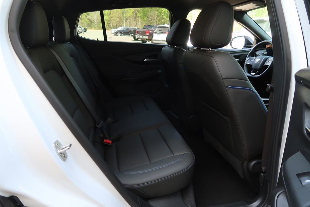 Certified 2024 Buick Envista Sport Touring w/ Convenience I Package image 32