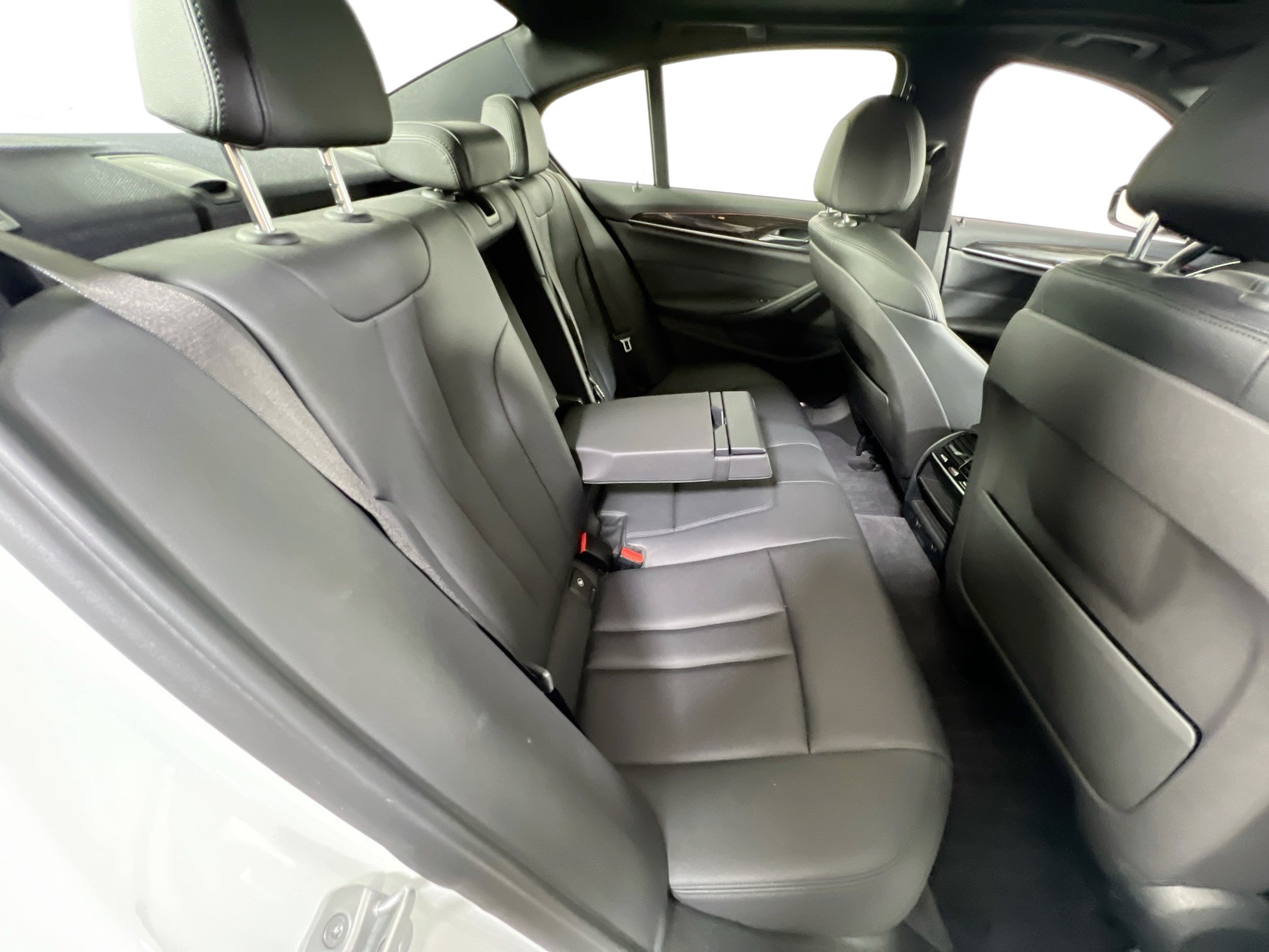 Used 2018 BMW 530i xDrive AWD/4WD image 27