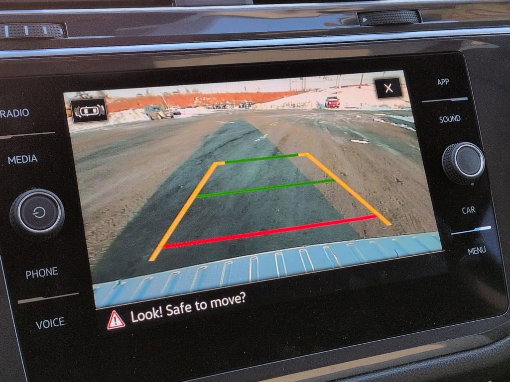 Used 2024 Volkswagen Tiguan SE image 31