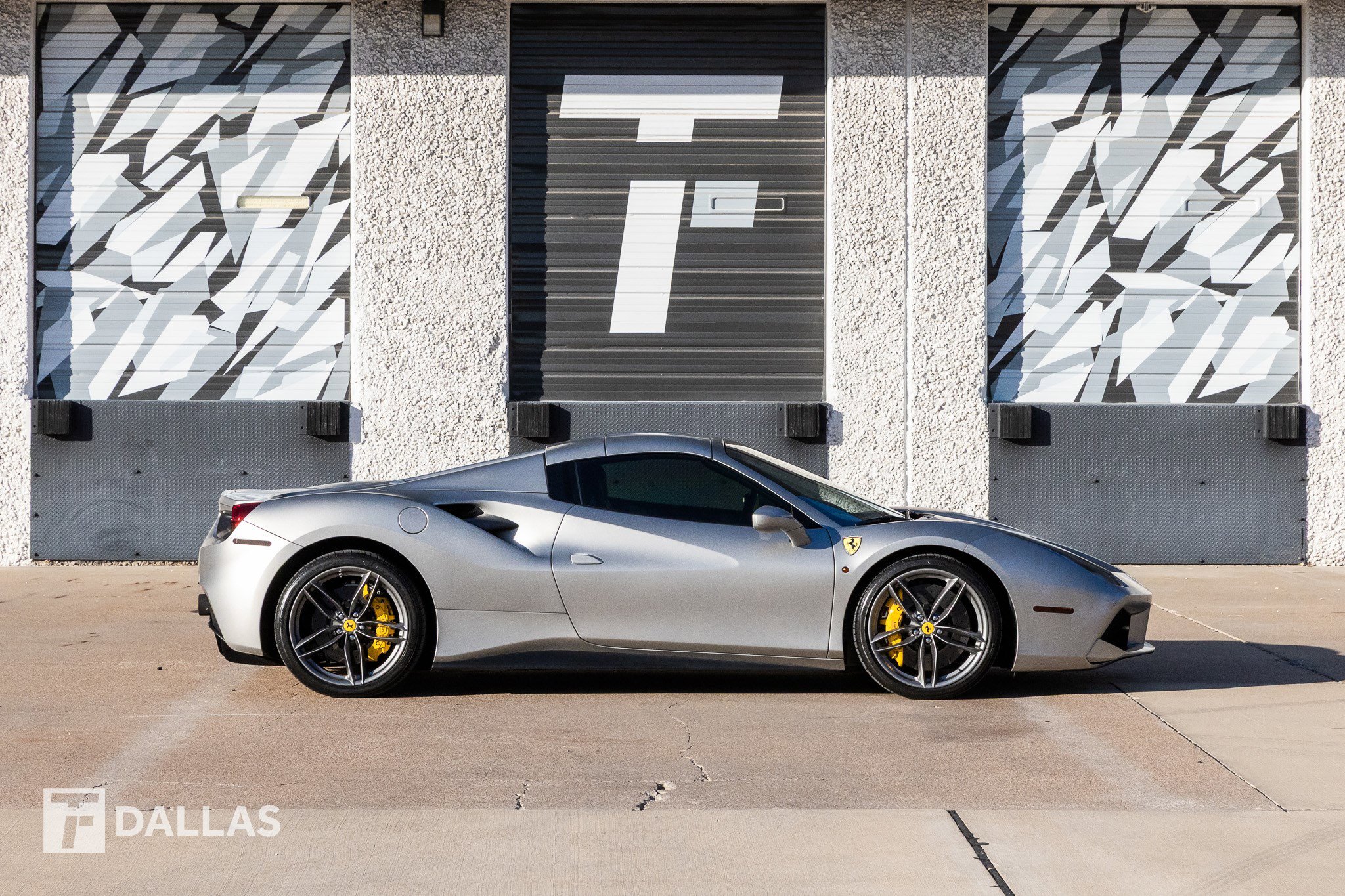 Used 2019 Ferrari 488 Spider image 18