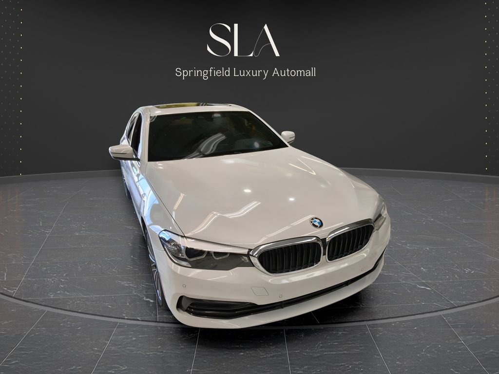 Used 2019 BMW 530i xDrive w/ Convenience Package AWD/4WD image 3