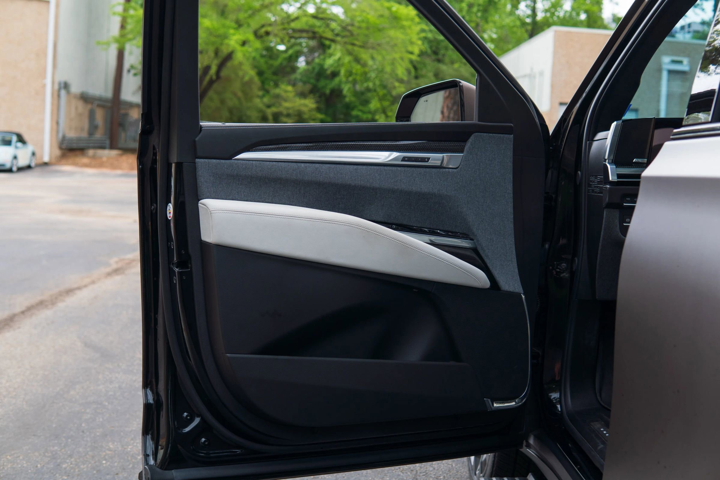 Used 2025 Cadillac Escalade V w/ LPO, Floor Liner Package image 26