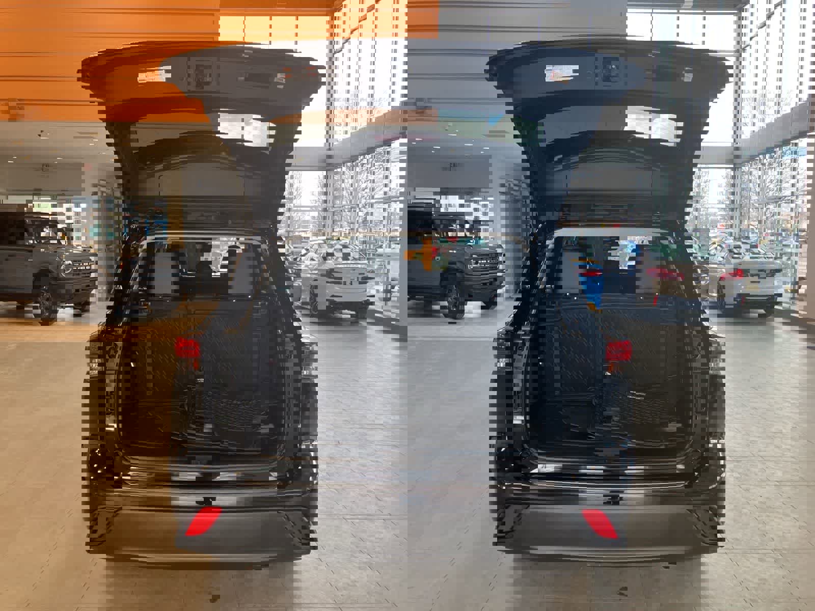 Used 2020 Toyota Highlander XLE AWD/4WD image 28