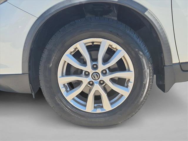 Used 2017 Nissan Rogue SV FWD image 23