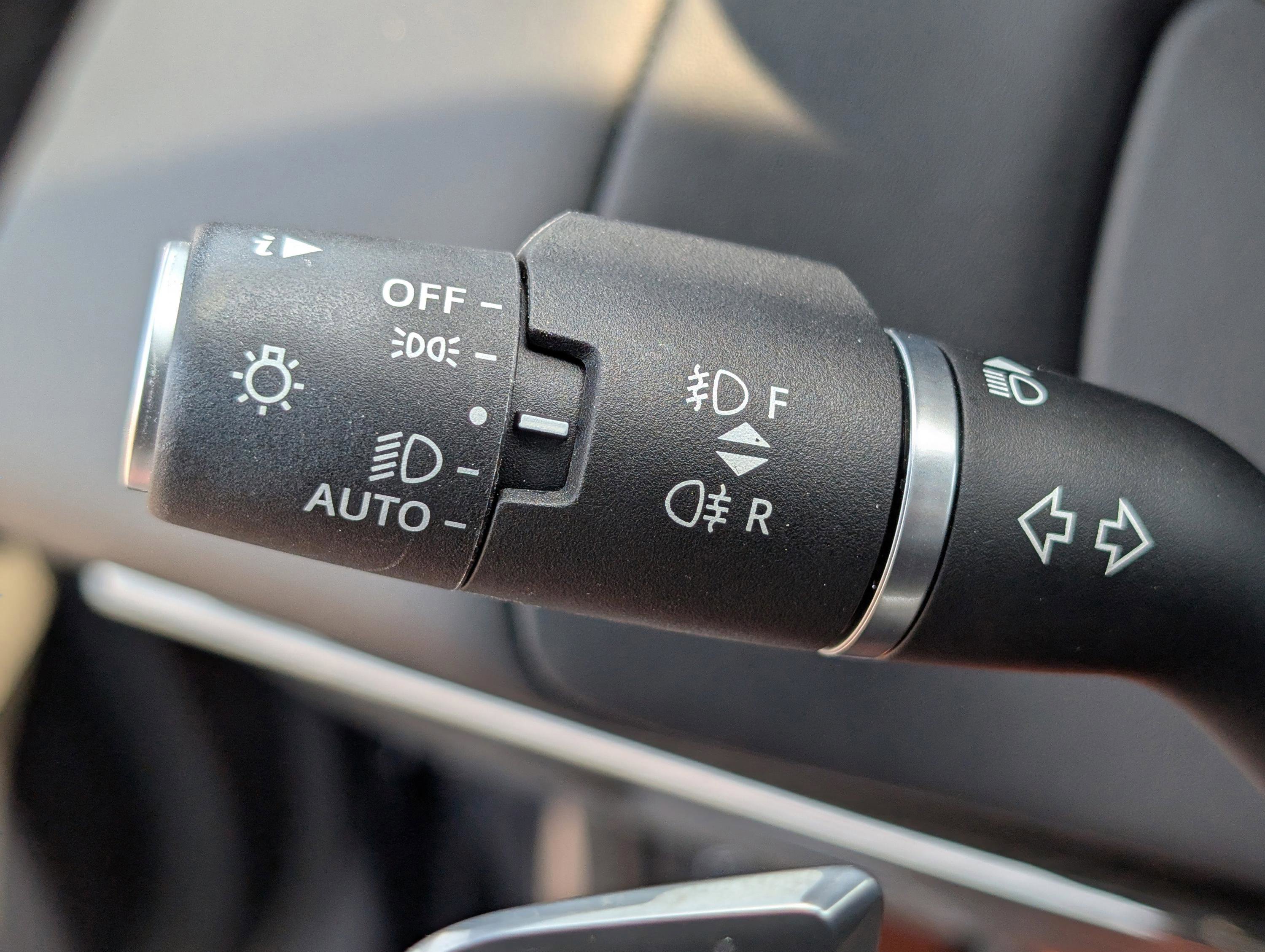 Used 2023 Land Rover Range Rover Sport SE image 27