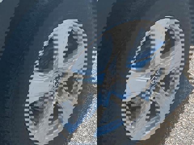 Used 2022 Toyota Highlander LE image 22