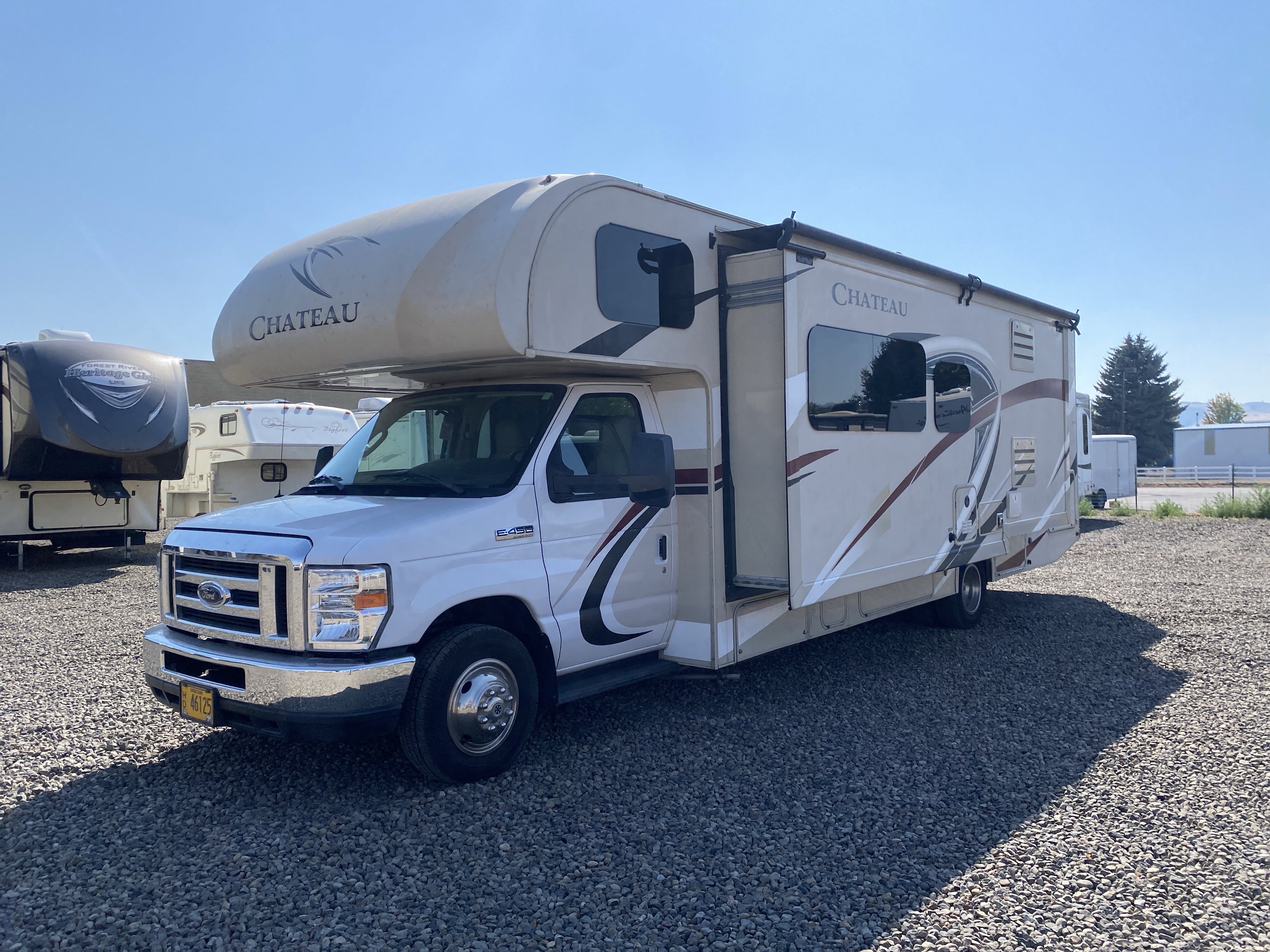 Used 2017 Ford E-450 and Econoline 450 Super Duty w/ Motorhome Prep Package RWD image 7