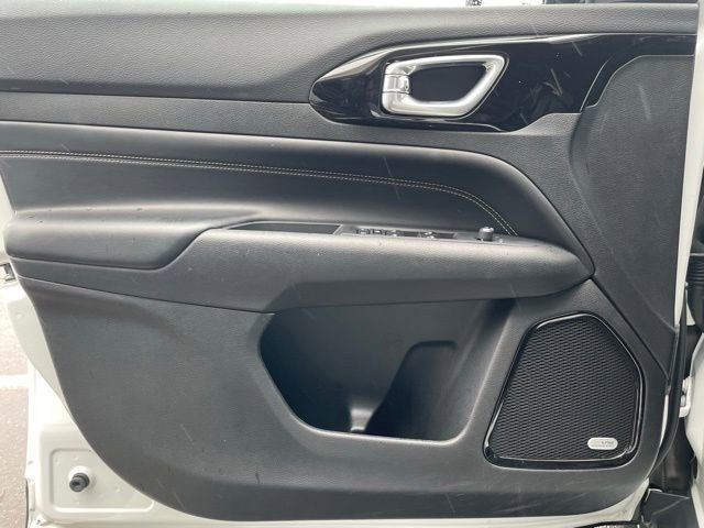 Used 2023 Jeep Compass Altitude w/ Sun and Sound Group image 10