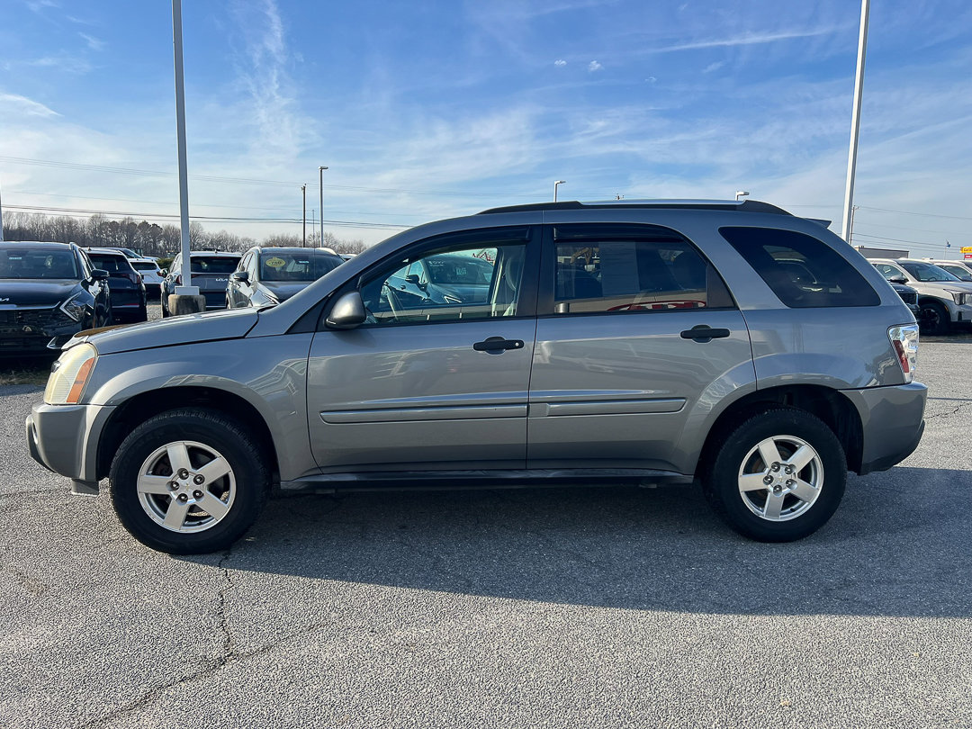 Used 2005 Chevrolet Equinox LS w/ Preferred Equipment Group image 2