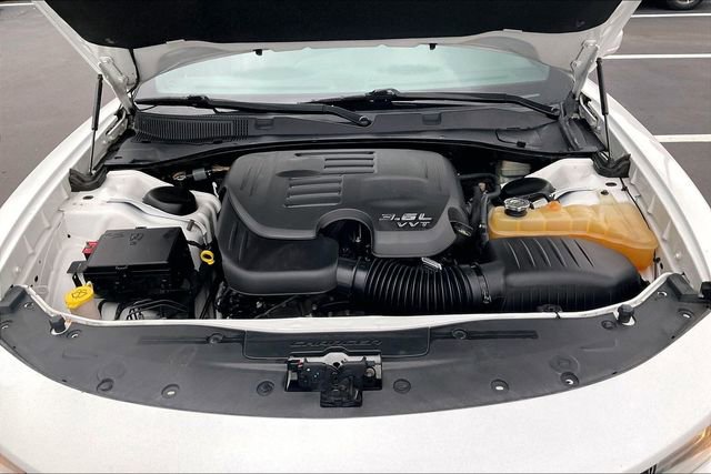 Used 2015 Dodge Charger SXT RWD image 10
