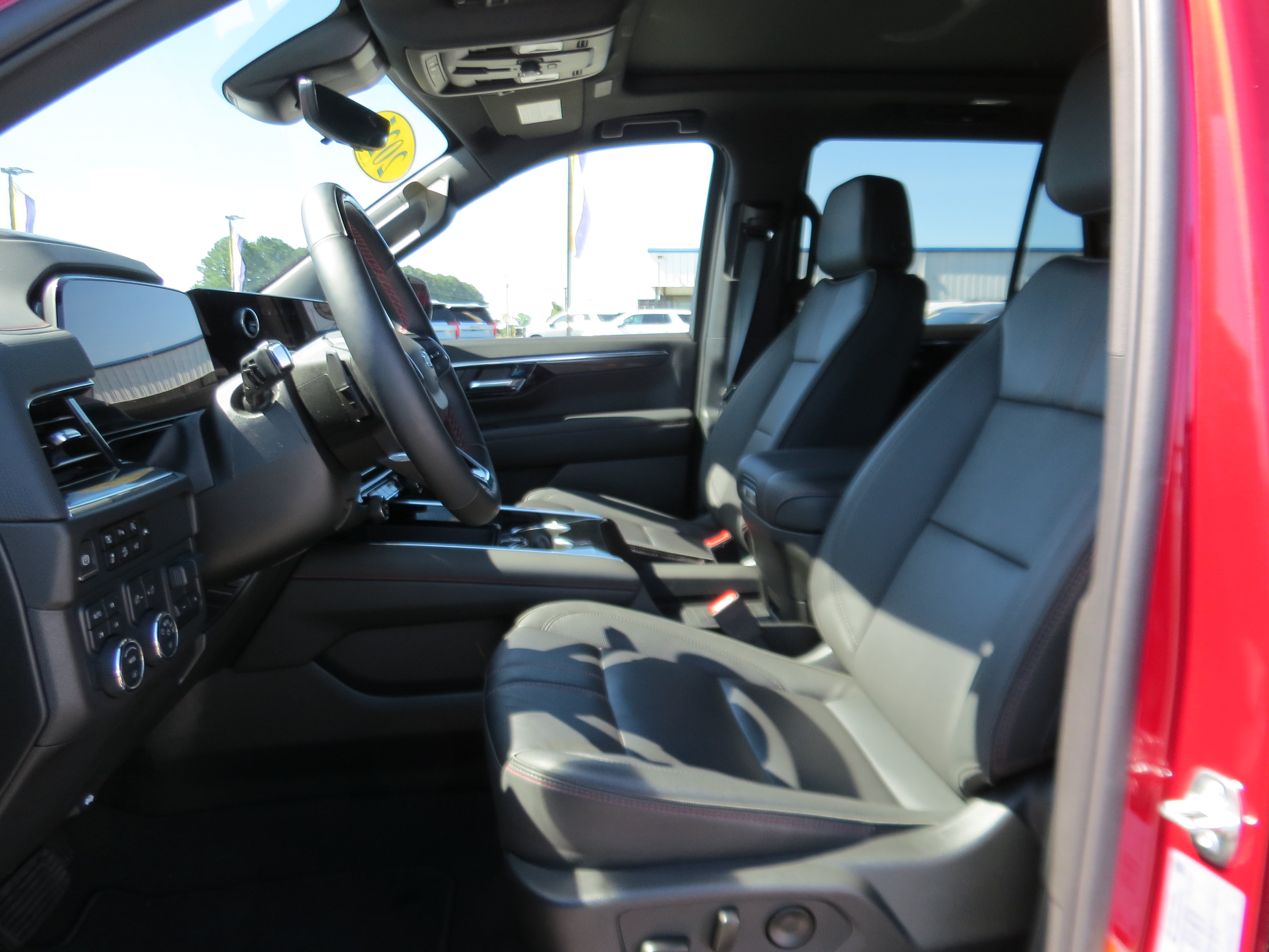 Used 2025 Chevrolet Tahoe RST w/ Advanced Technology Package AWD/4WD image 18