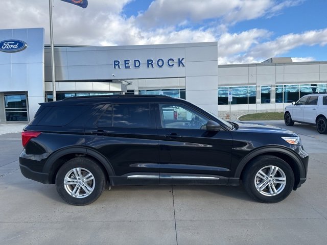 Used 2023 Ford Explorer XLT w/ Equipment Group 202A image 2